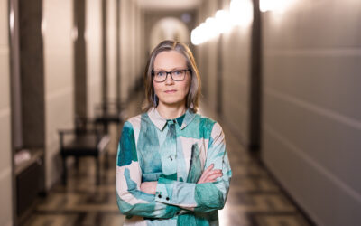 Vihreiden Tiina Elo: Datakeskustyömaiden työoloihin on puututtava
