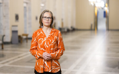 Vihreiden Tiina Elo vaatii ministeri Essayahia vastuuseen: “Tutkijoiden poliittiselle ohjaamiselle ei ole Suomessa sijaa”